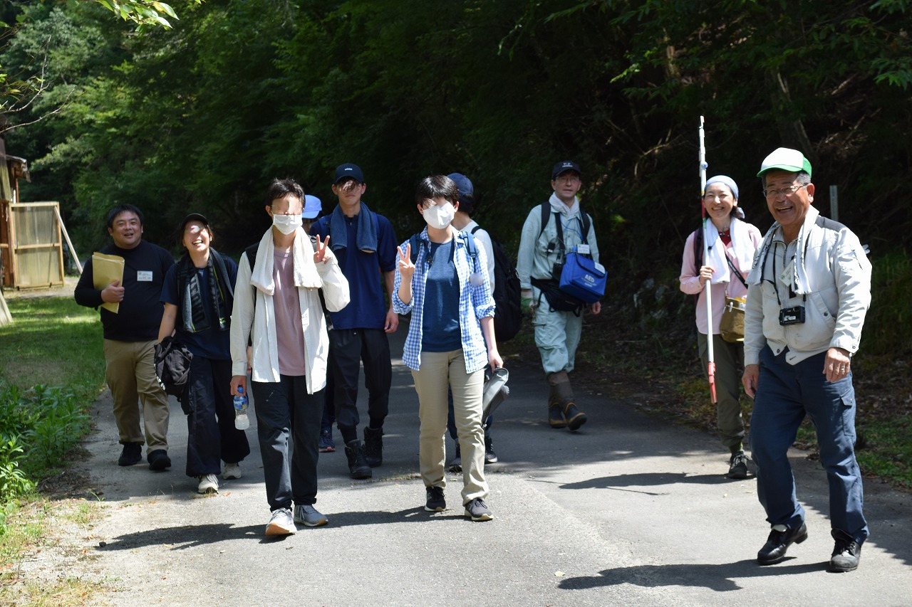 野外実習を終えて学舎へ移動